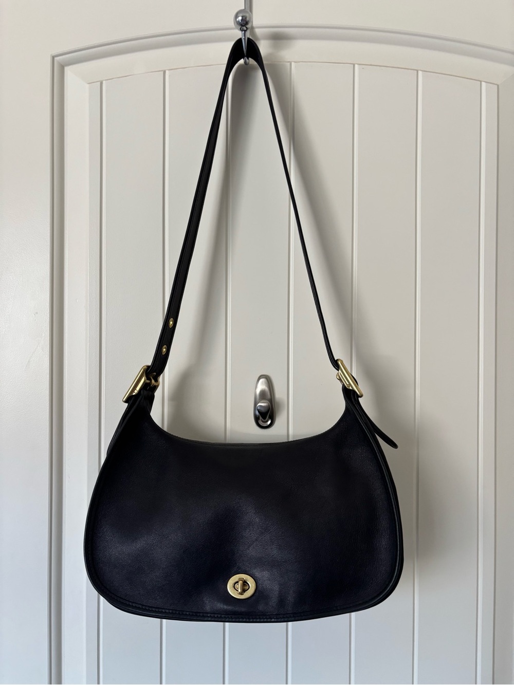 Vintage Coach Legacy Crescent 9338 Black Full Grain Leather Bag Costa Rica Y2K